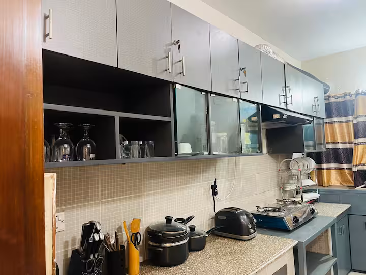 Shared full kitchen · Banani